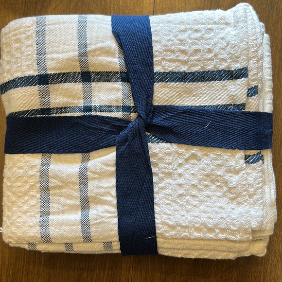 New Pier One Dish towels - Set of 3 - Picture 3 of 4